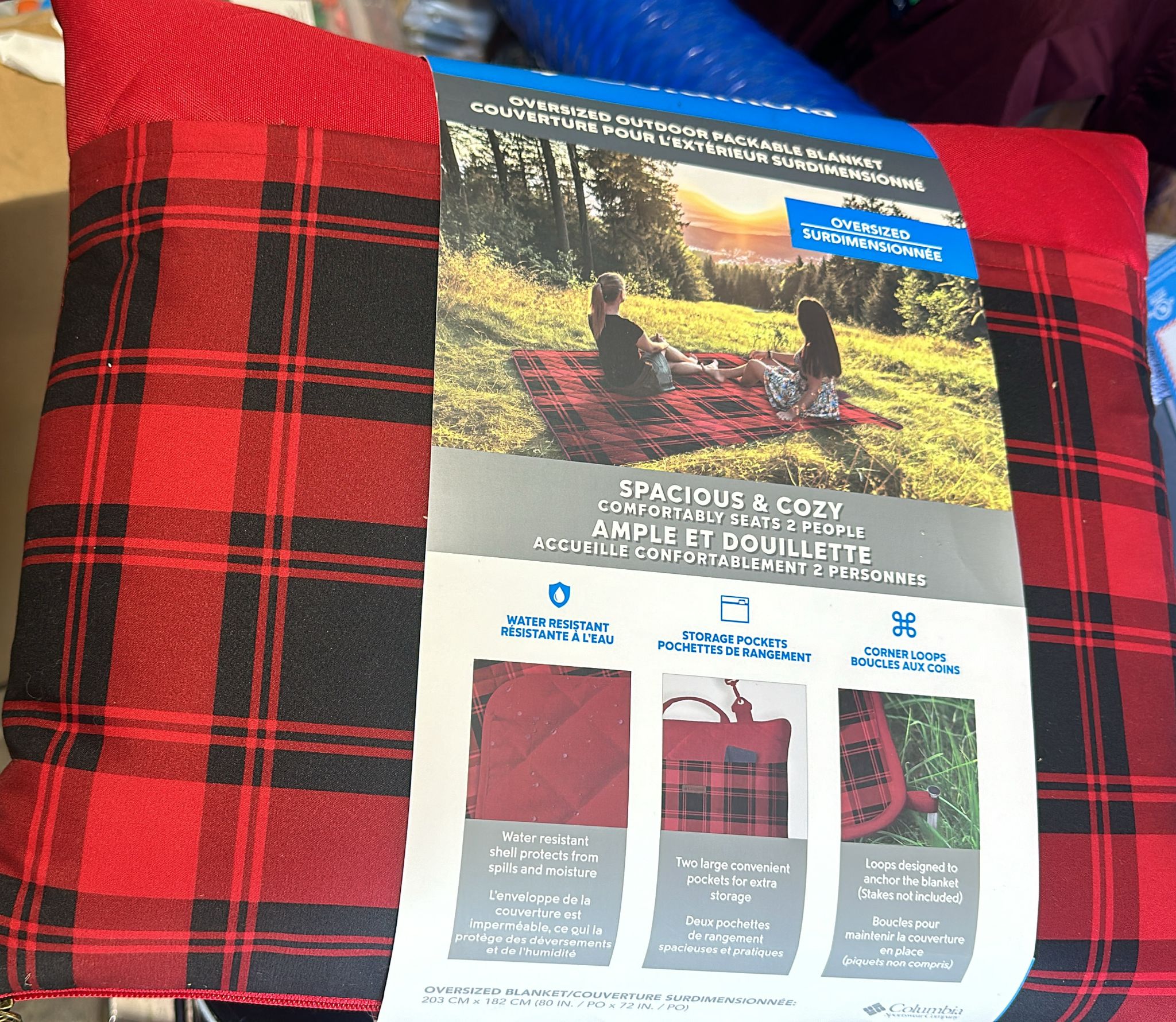 COLUMBIA OUTDOOR BLANKET 80" X 72 "