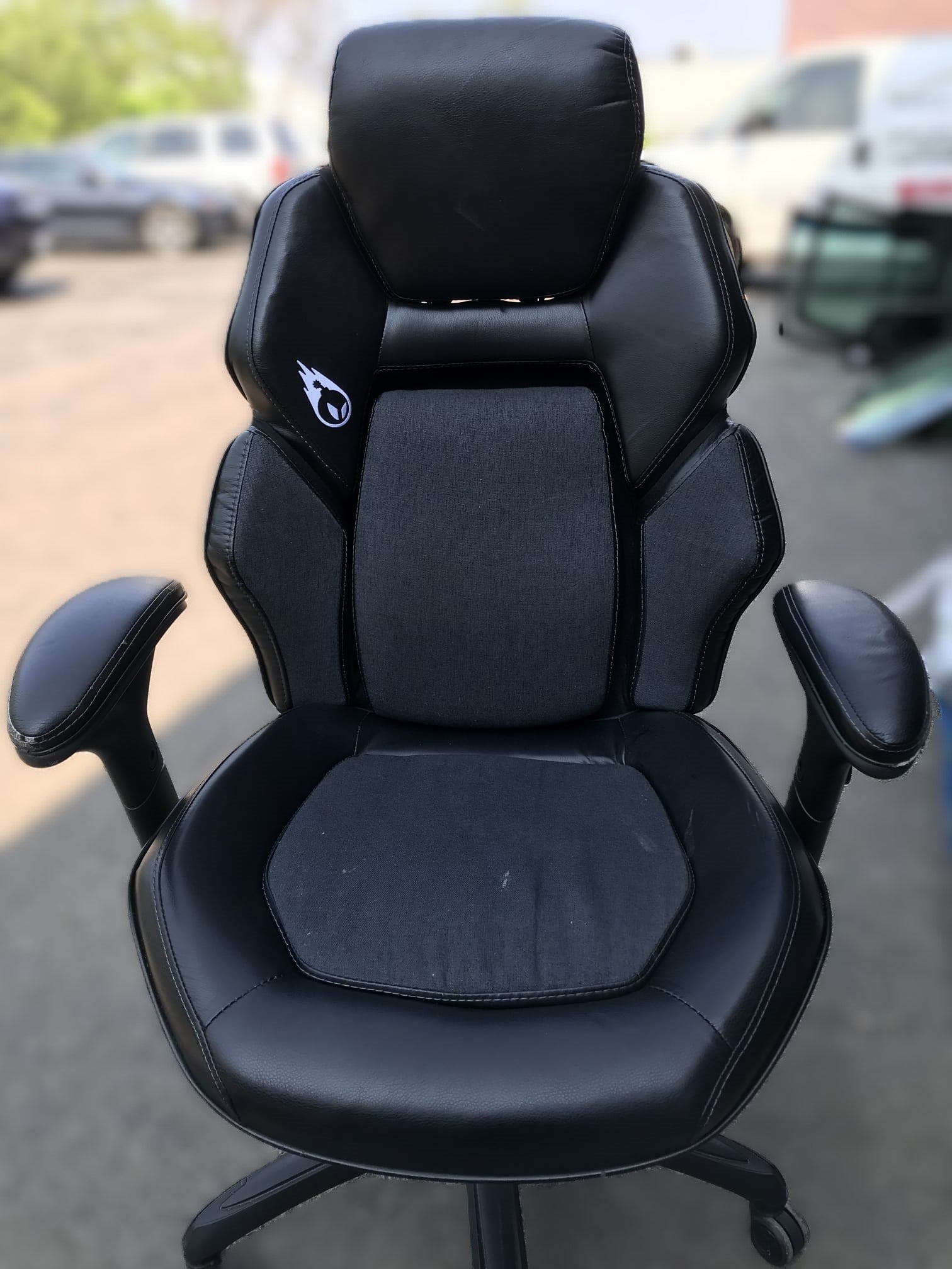 True Innovations Modern 3D Insight Gaming Chair