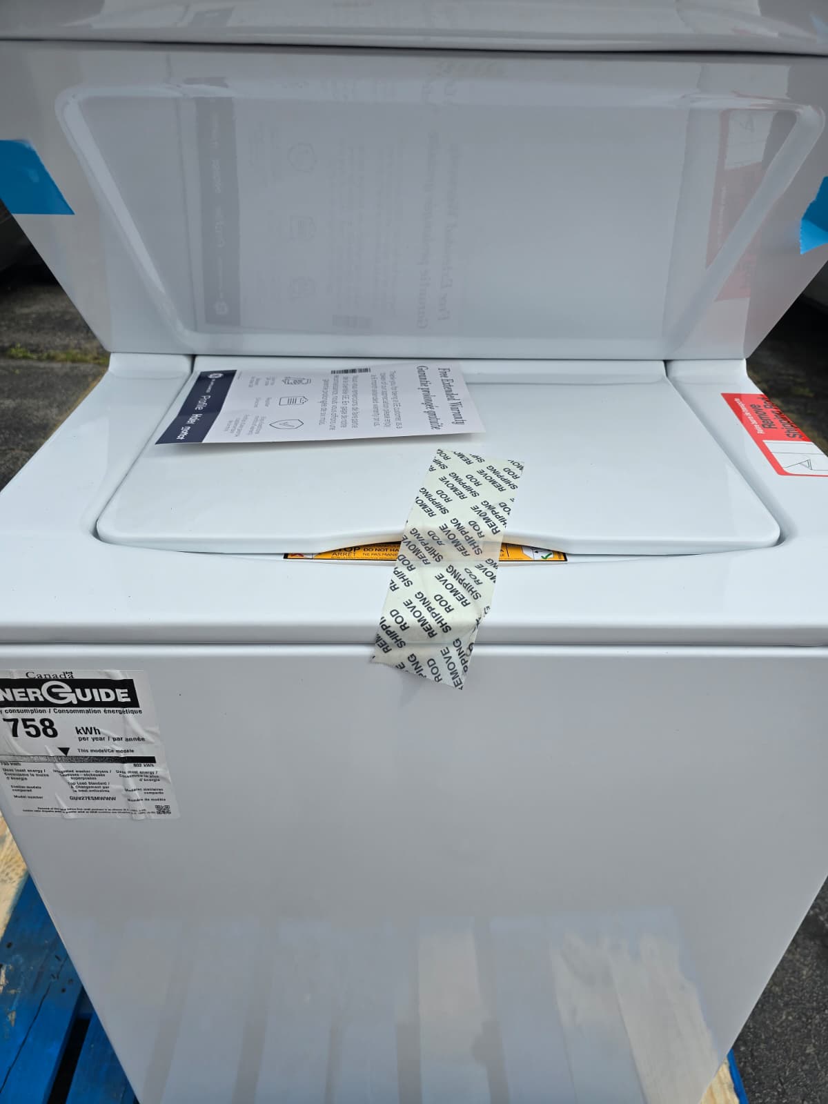 GE 27 in. Electric White 4.4 cu. ft. Washer, 5.9 cu. ft. Laundry Centre