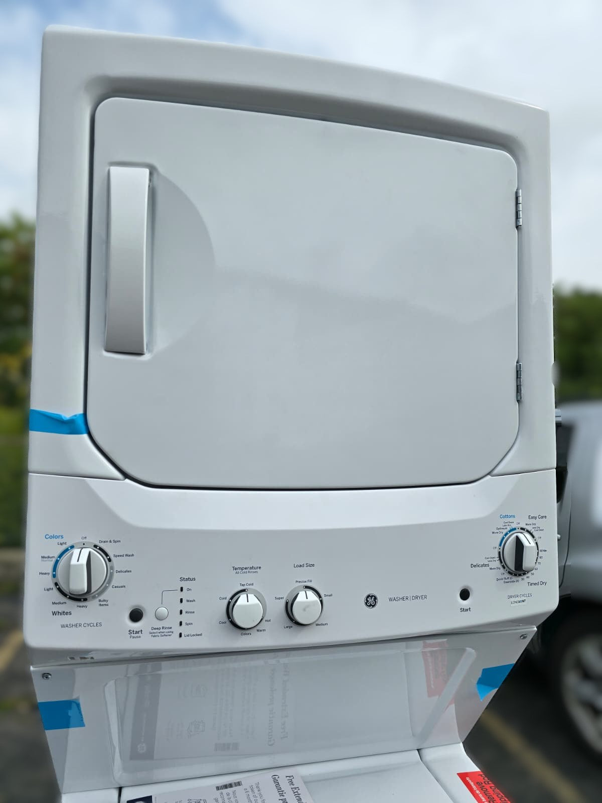 GE 27 in. Electric White 4.4 cu. ft. Washer, 5.9 cu. ft. Laundry Centre
