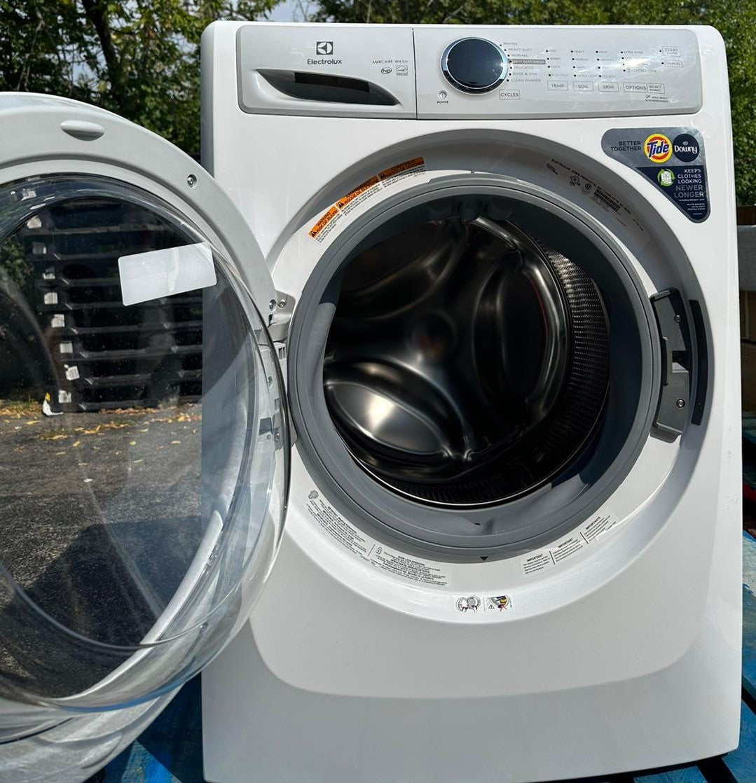 Electrolux 3 Series 27 in 5.1 cu ft. I.E.C White Front Load Washer with LuxCare Wash System