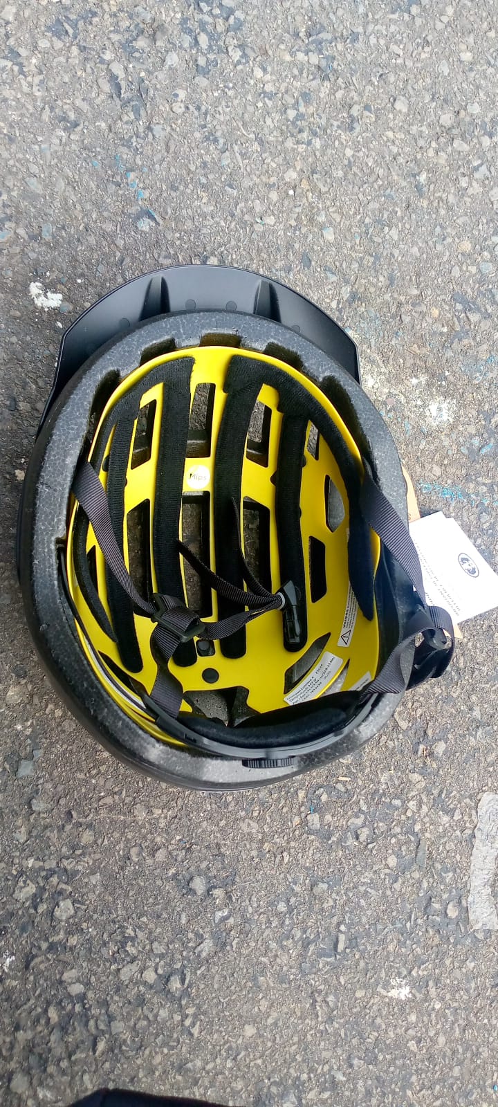 FREETOWN ADULT BIKE HELMET WITH MIPS
