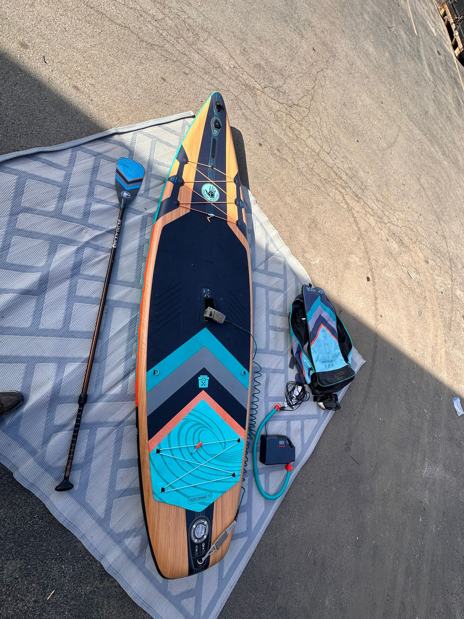 Body Glove Performer 11' Inflatable Stand Up Paddle Board Package