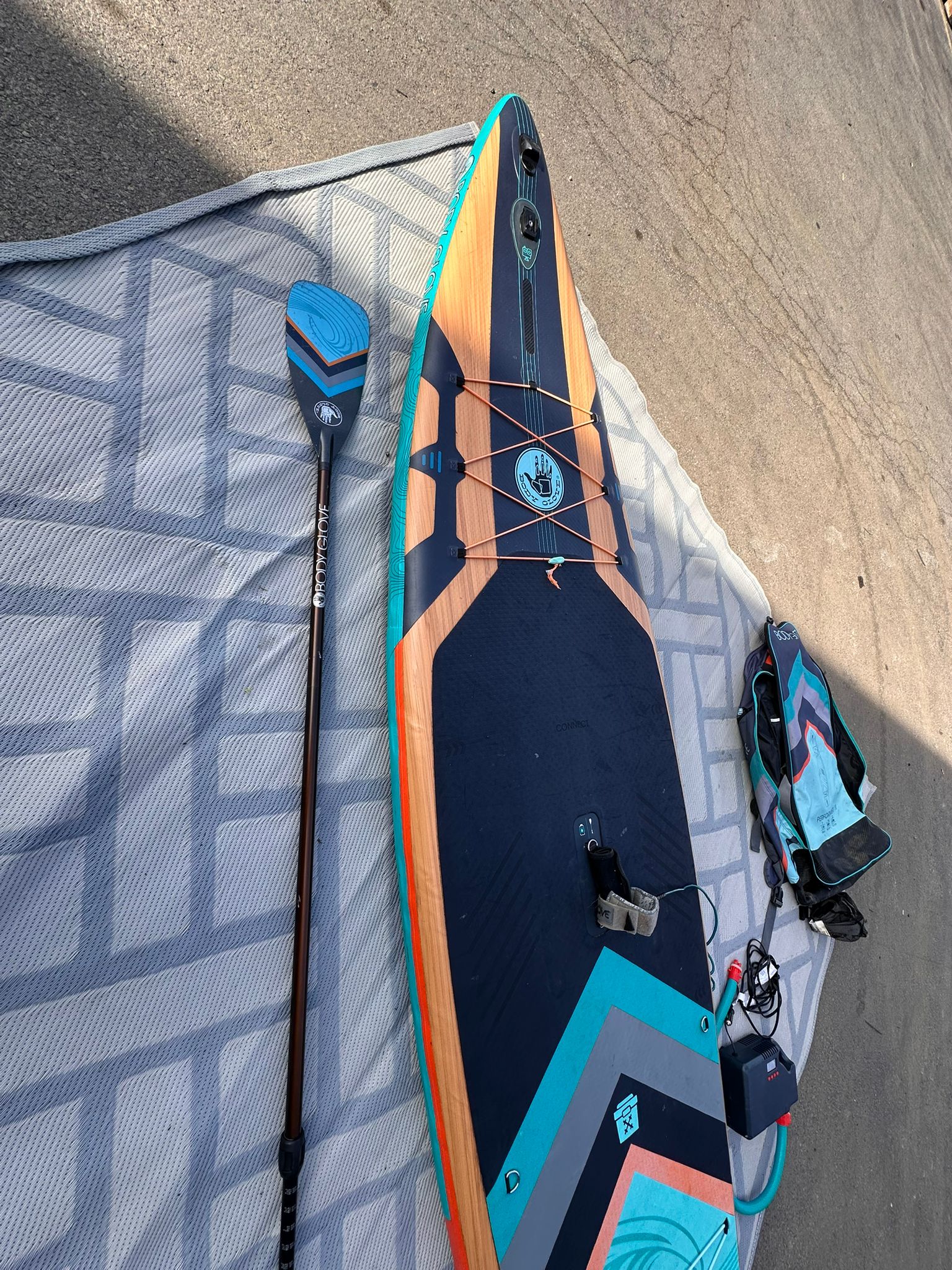 Body Glove Performer 11' Inflatable Stand Up Paddle Board Package