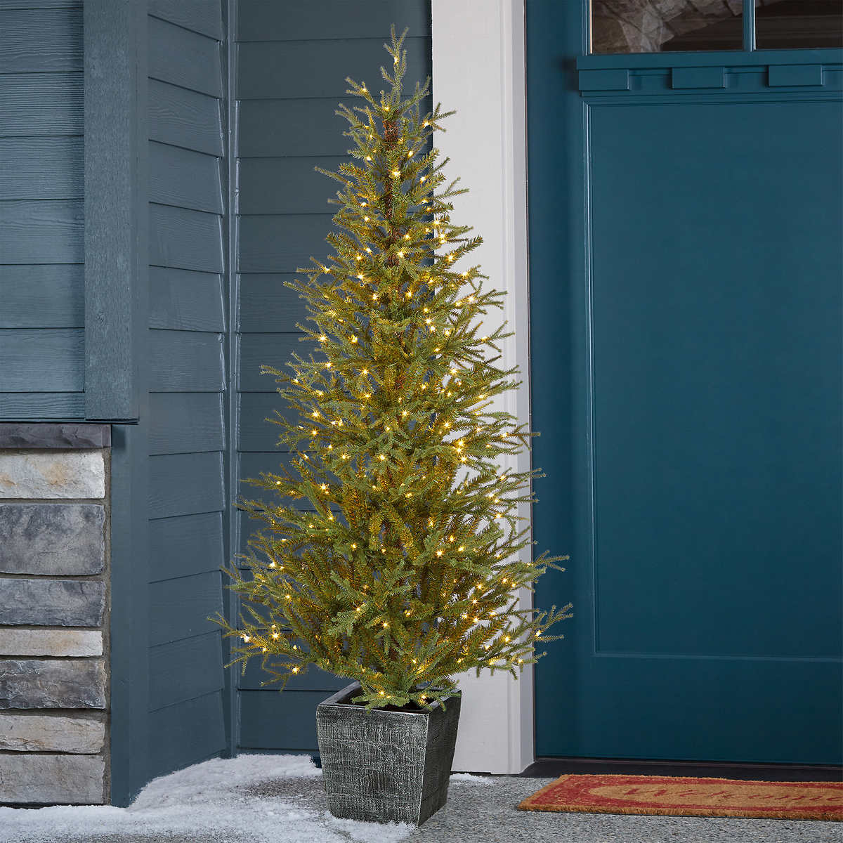 1.5 m (5 ft.) Pre-lit Artificial Potted Christmas Tree