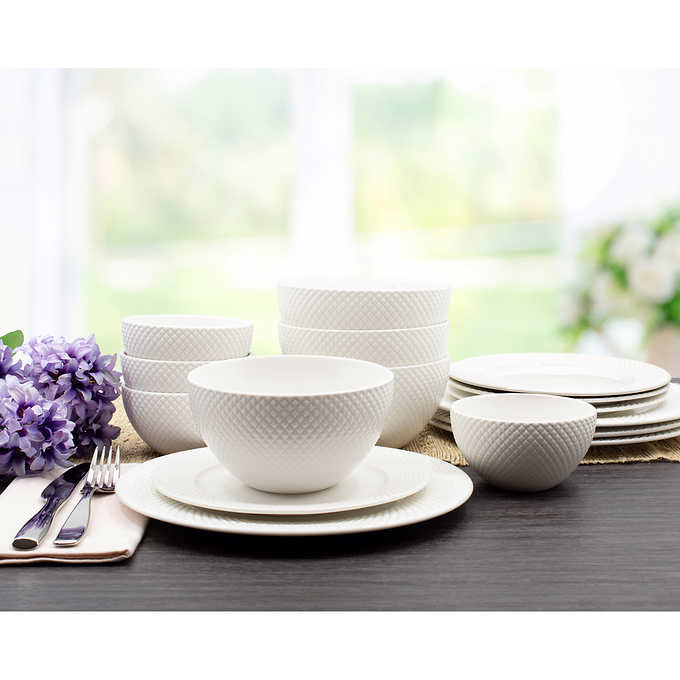 Mikasa Huntington Porcelain Dinnerware Set, 16-piece